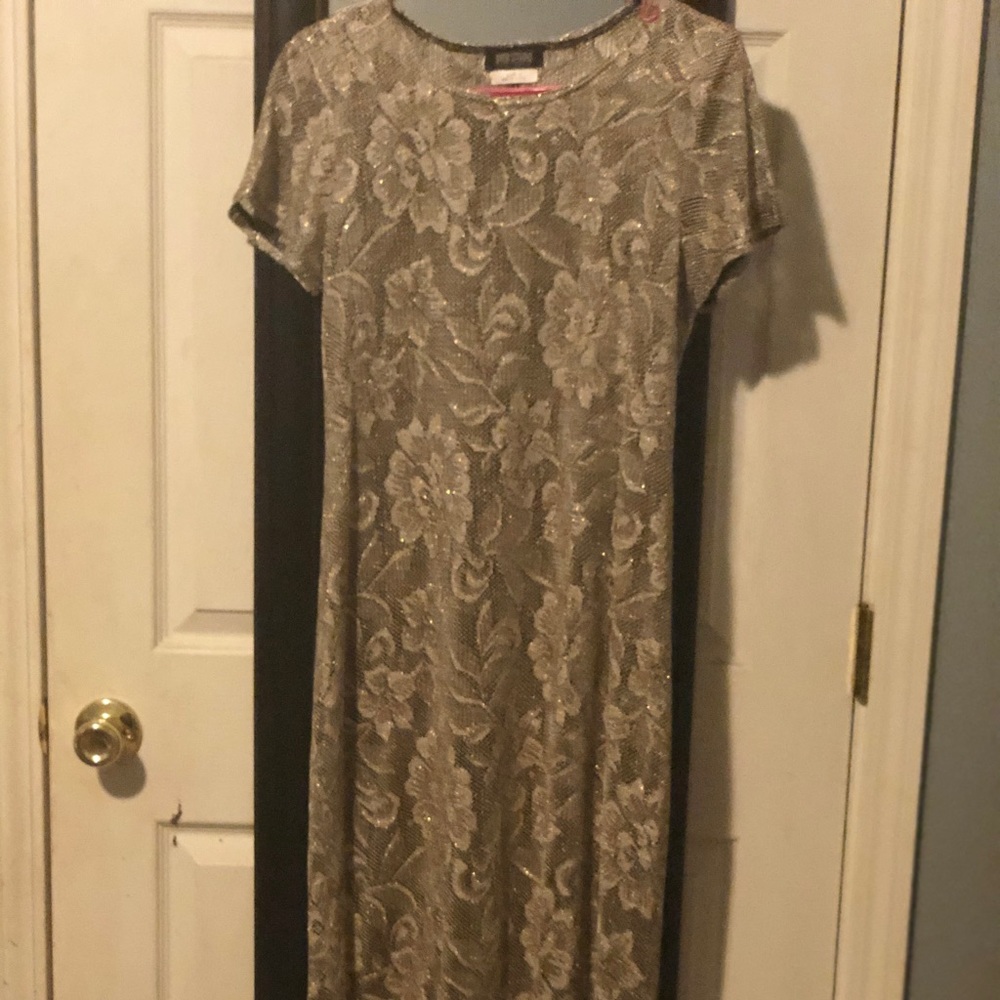 Buyer studio California. Long dress.